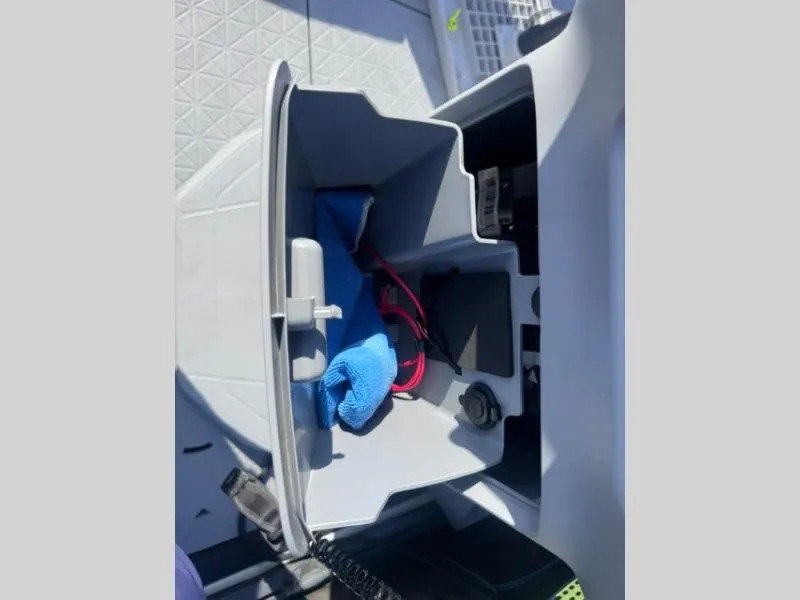 Slide: The Image of Sea Doo SWITCH COMPACT 2024 - 2