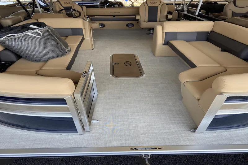 Slide: The Image of Harris CX250 SLDHTT 2021 - 7