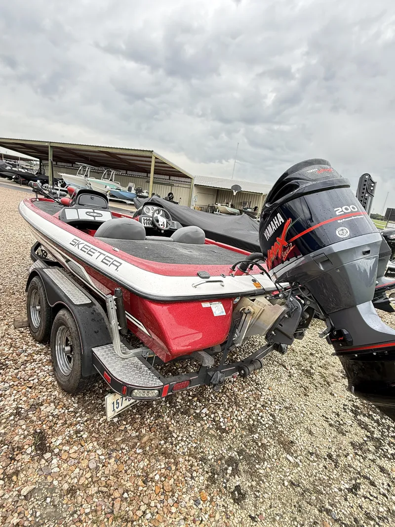 Slide: The Image of Skeeter ZX 200 D/C 2009 - 15