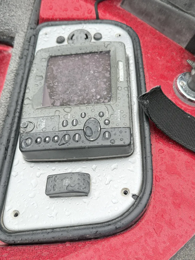 Slide: The Image of Skeeter ZX 200 D/C 2009 - 4