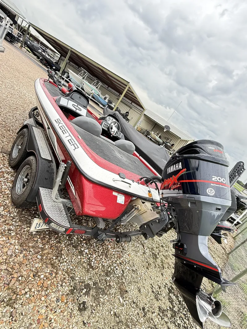Slide: The Image of Skeeter ZX 200 D/C 2009 - 16