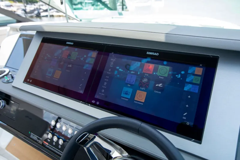 Slide: The Image of Sea Ray SLX 400 Outboard 2026 - 48