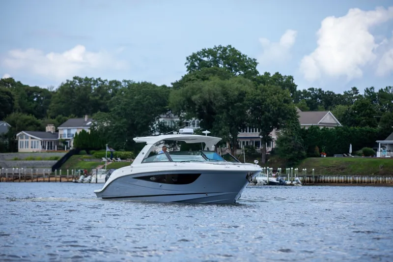 Slide: The Image of Sea Ray SLX 400 Outboard 2026 - 5