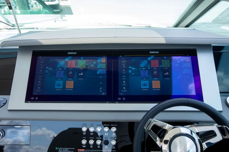 Slide: The Image of Sea Ray SLX 400 Outboard 2026 - 49