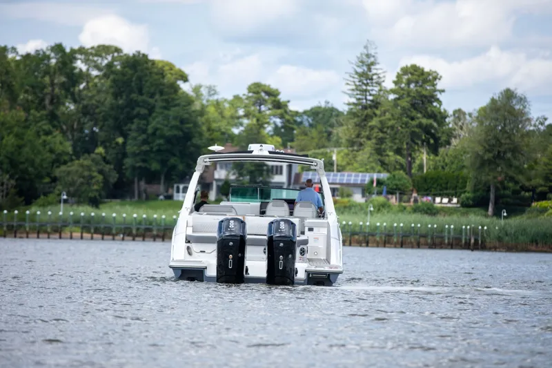 Slide: The Image of Sea Ray SLX 400 Outboard 2026 - 8