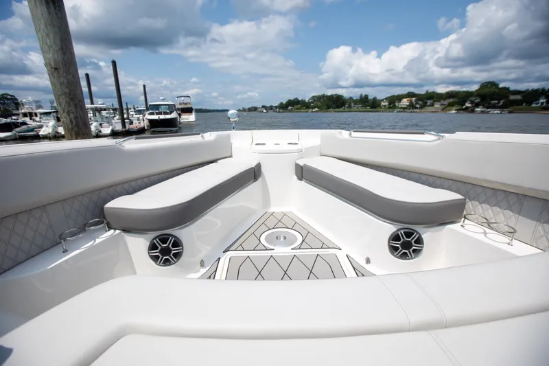 Slide: The Image of Sea Ray SLX 400 Outboard 2026 - 62