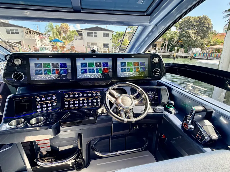 Slide: The Image of Galeon 375 GTO 2024 - 27