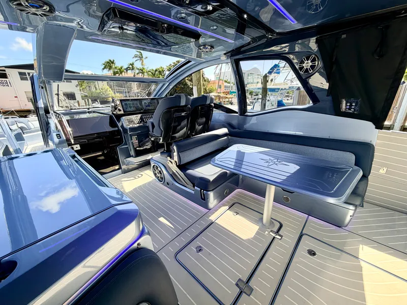 Slide: The Image of Galeon 375 GTO 2024 - 10