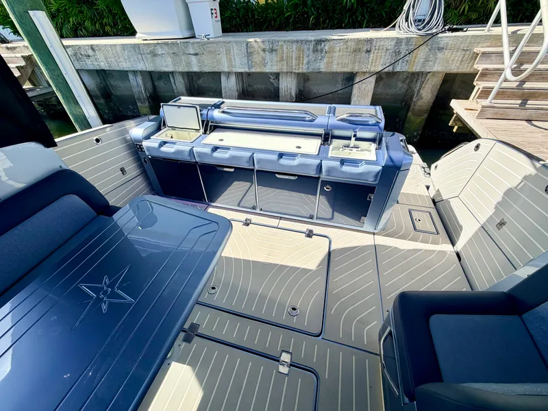 Slide: The Image of Galeon 375 GTO 2024 - 32