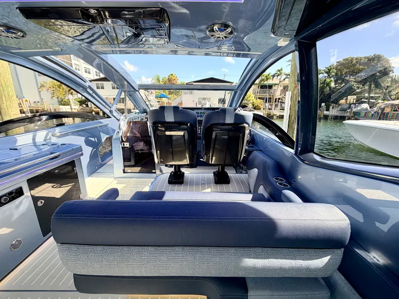 Slide: The Image of Galeon 375 GTO 2024 - 21