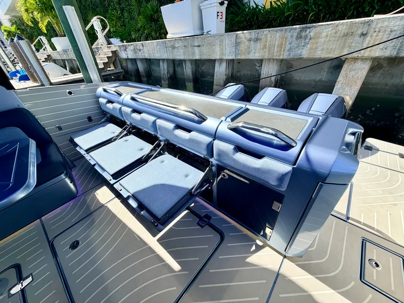 Slide: The Image of Galeon 375 GTO 2024 - 27