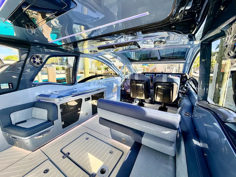 Slide: The Image of Galeon 375 GTO 2024 - 14
