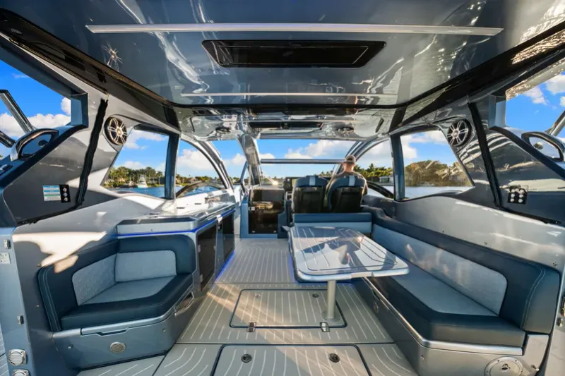 Slide: The Image of Galeon 375 GTO 2024 - 9