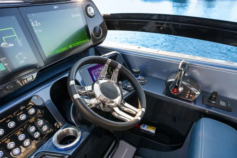Slide: The Image of Galeon 375 GTO 2024 - 17
