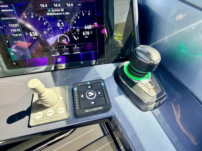 Slide: The Image of Galeon 375 GTO 2024 - 30