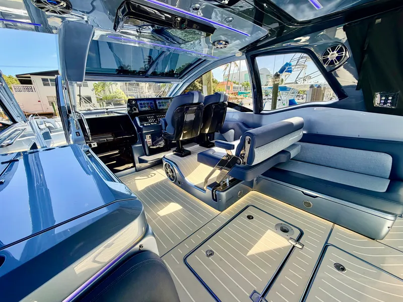 Slide: The Image of Galeon 375 GTO 2024 - 11