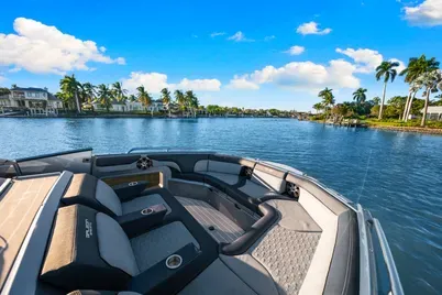 Slide: The Image of Galeon 375 GTO 2024 - 21