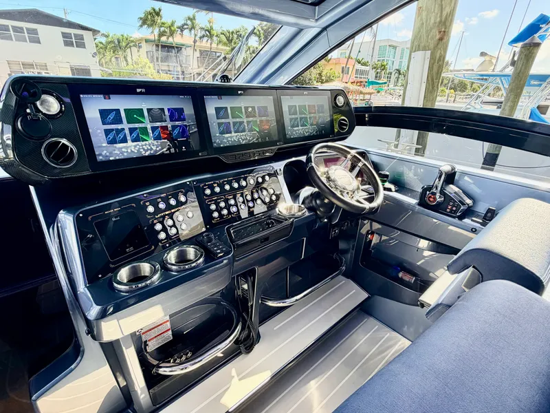 Slide: The Image of Galeon 375 GTO 2024 - 26