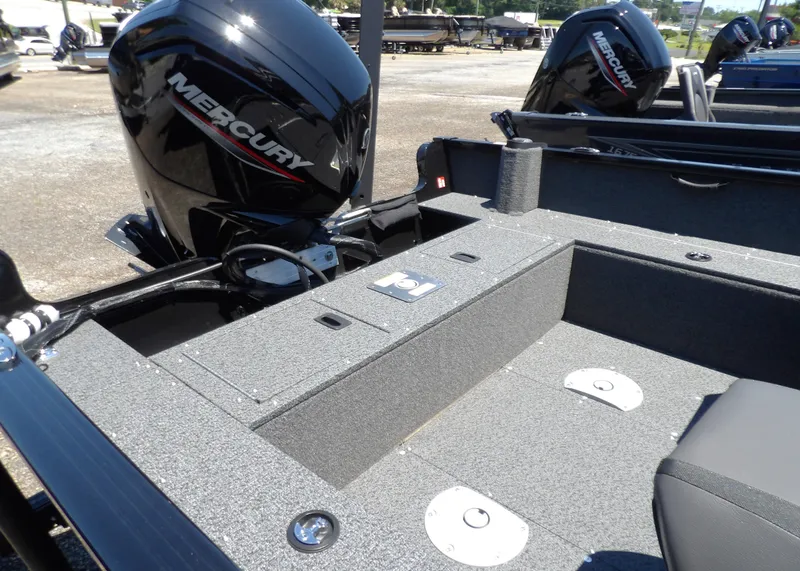 Slide: The Image of Lund 1650 REBEL XL SPORT SE 2026 - 4