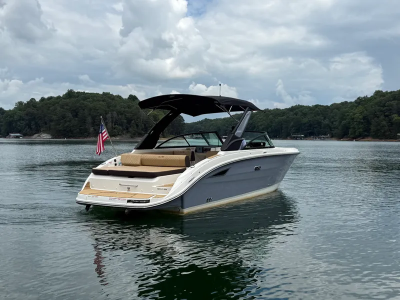 Slide: The Image of Sea Ray 270 SDX 2025 - 6