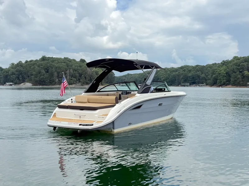 Slide: The Image of Sea Ray 270 SDX 2025 - 9
