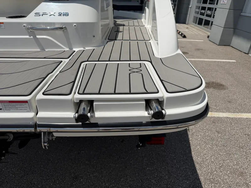 Slide: The Image of Sea Ray SPX 210 2027 - 13
