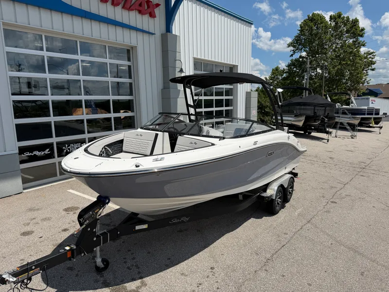 Slide: The Image of Sea Ray SPX 210 2027 - 1