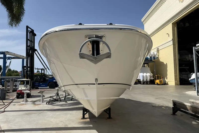 Slide: The Image of Boston Whaler 320 VANTAGE 2018 - 7
