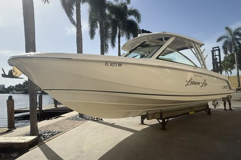 Slide: The Image of Boston Whaler 320 VANTAGE 2018 - 6