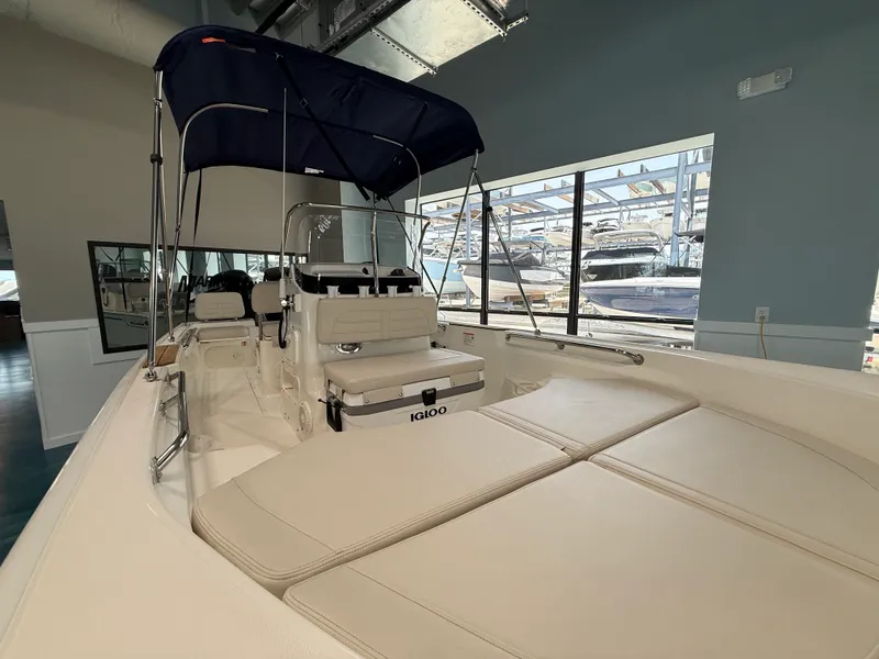 Slide: The Image of Boston Whaler 170 Montauk 2027 - 7