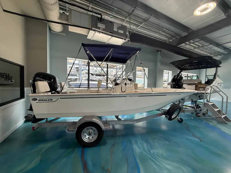 The Image of Boston Whaler 170 Montauk 2027 - 0