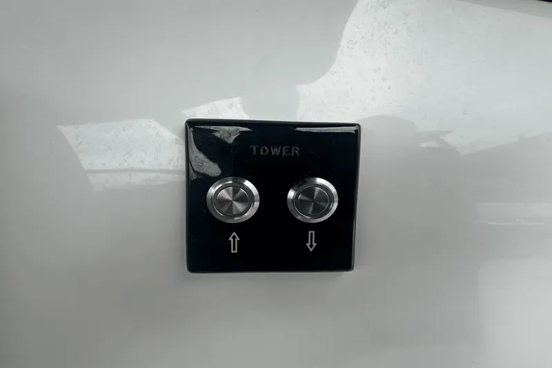 Slide: The Image of Sea Ray SLX 260 Outboard 2024 - 14