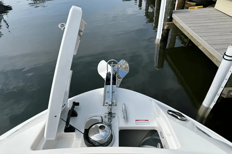 Slide: The Image of Sea Ray SLX 260 Outboard 2024 - 24