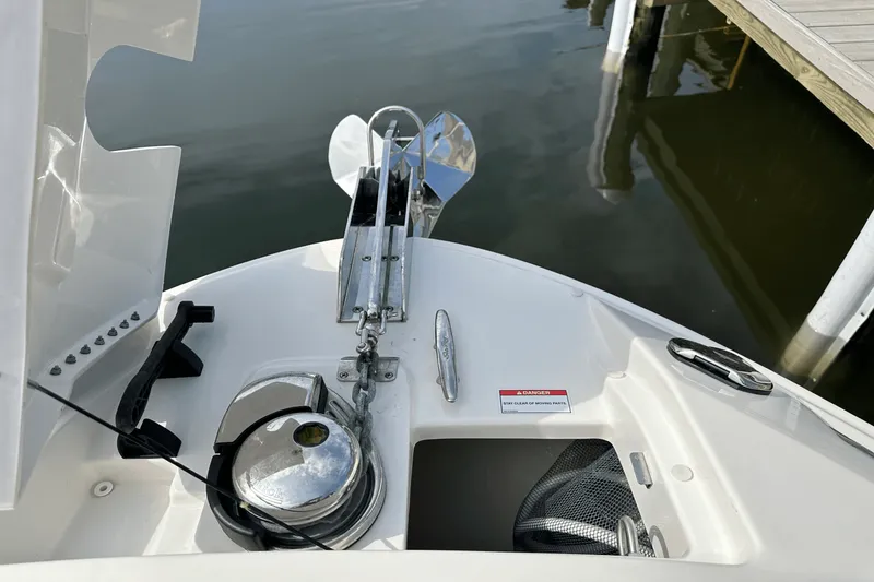 Slide: The Image of Sea Ray SLX 260 Outboard 2024 - 25