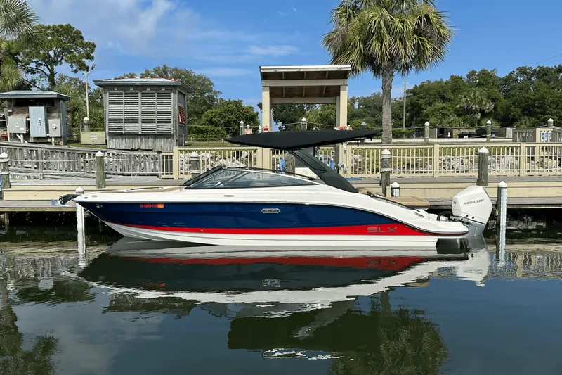 Slide: The Image of Sea Ray SLX 260 Outboard 2024 - 4