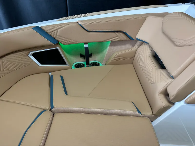 Slide: The Image of Mastercraft XSTAR23 2026 - 93