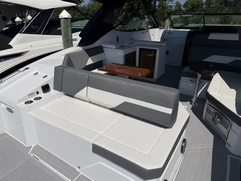 Slide: The Image of Cruisers 38 GLS 2024 - 9