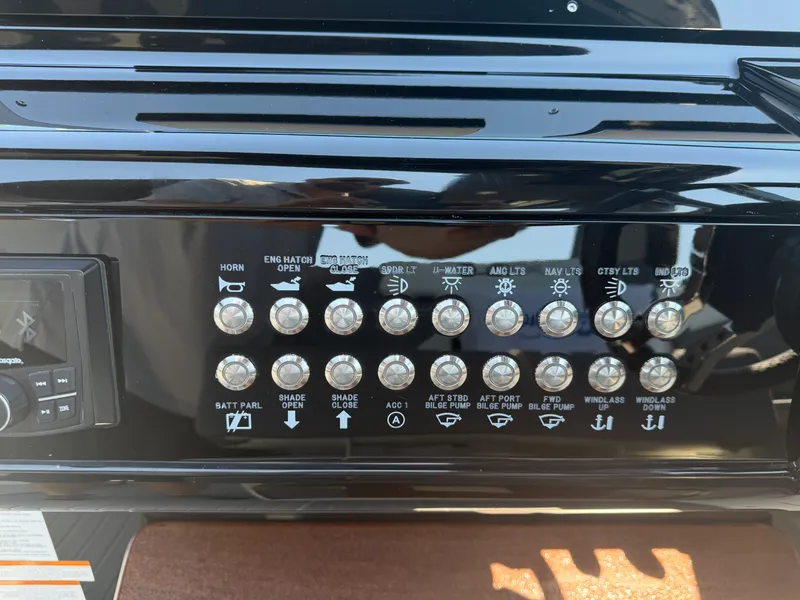 Slide: The Image of Cruisers 38 GLS 2024 - 23
