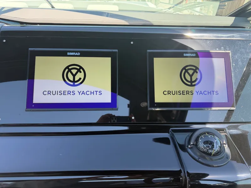 Slide: The Image of Cruisers 38 GLS 2024 - 21