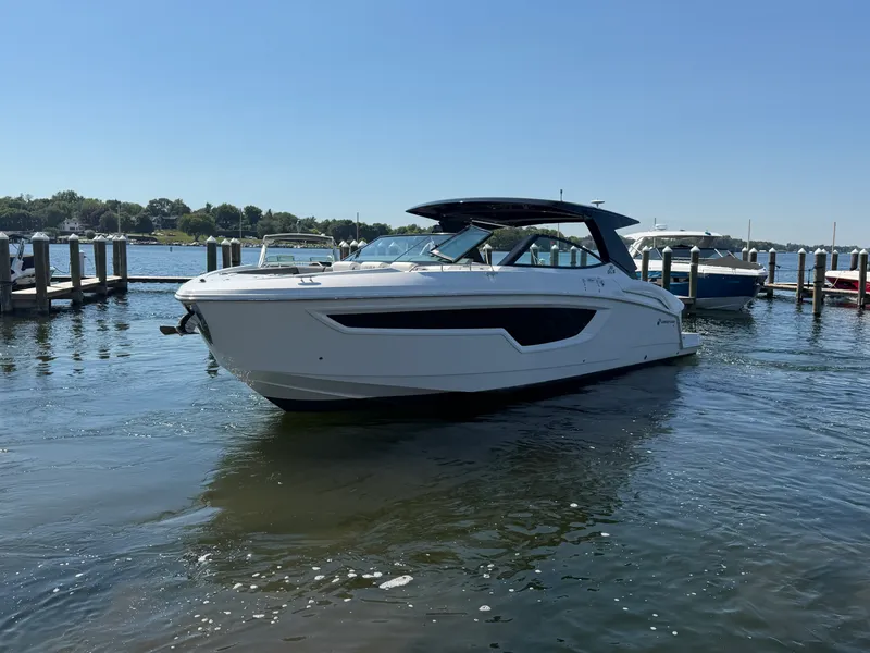 Slide: The Image of Cruisers 38 GLS 2024 - 6