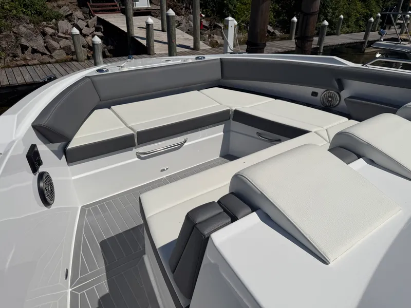 Slide: The Image of Cruisers 38 GLS 2024 - 33
