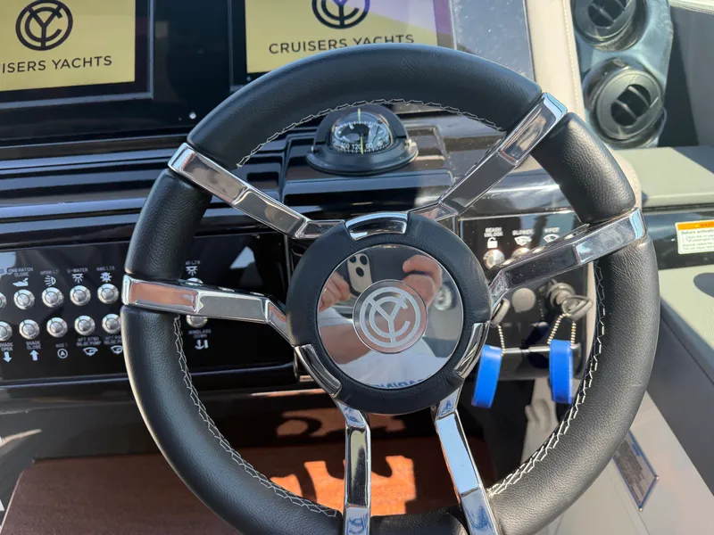Slide: The Image of Cruisers 38 GLS 2024 - 24