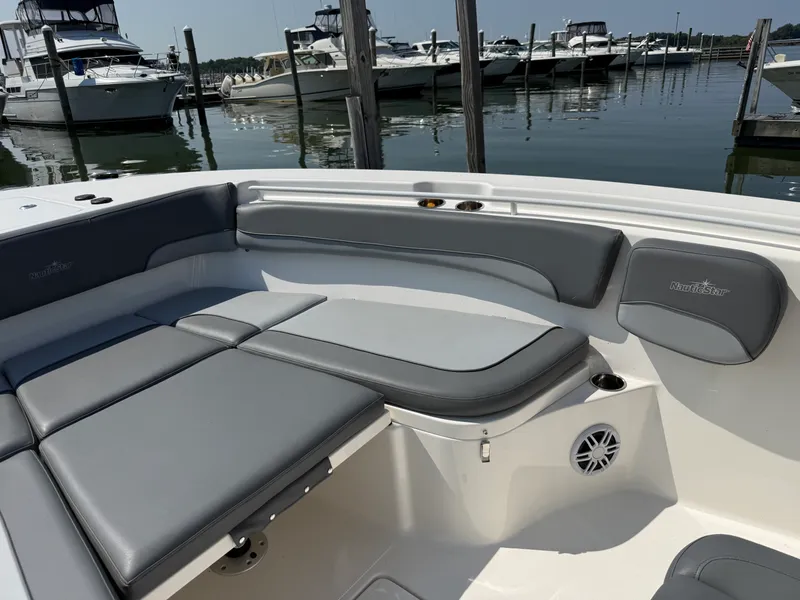 Slide: The Image of NauticStar 28 XS Offshore 2023 - 23