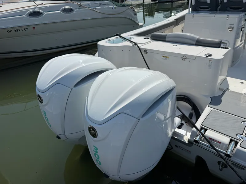 Slide: The Image of NauticStar 28 XS Offshore 2023 - 10
