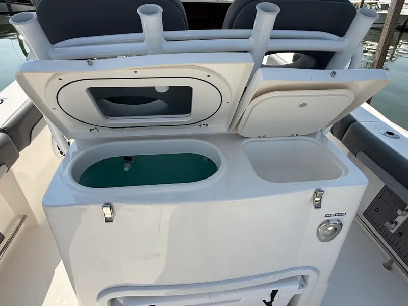 Slide: The Image of NauticStar 28 XS Offshore 2023 - 15