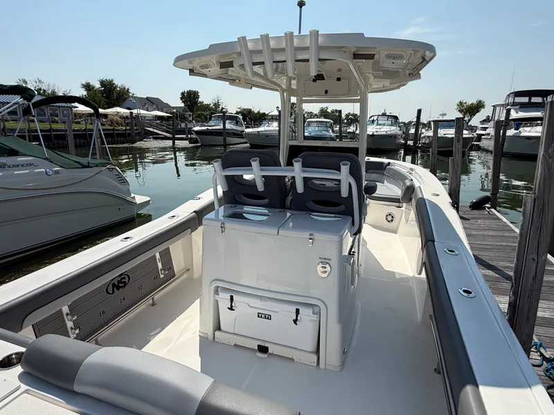 Slide: The Image of NauticStar 28 XS Offshore 2023 - 11