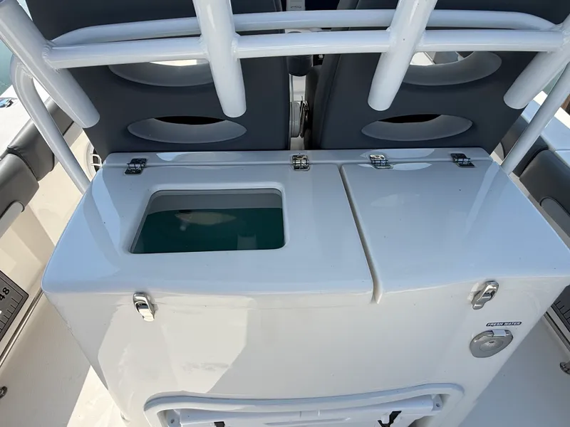 Slide: The Image of NauticStar 28 XS Offshore 2023 - 13