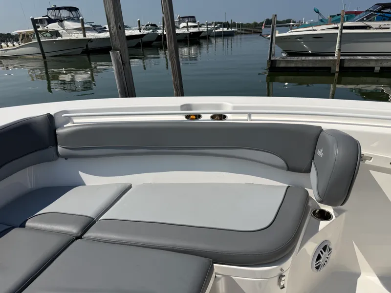 Slide: The Image of NauticStar 28 XS Offshore 2023 - 29