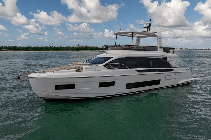 Slide: The Image of Azimut Fly 62 2026 - 101