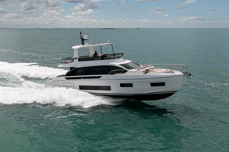 Slide: The Image of Azimut Fly 62 2026 - 110